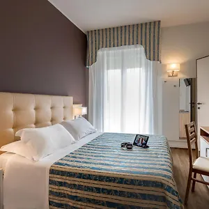 hotel-sole-mio.riccione-hotels.org/